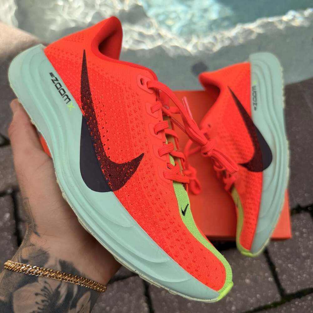 NEW NIKE PEGASUS PLUS BRIGHT CRIMSON LIME BLAST FQ7261-600 WOMEN SIZE 6 US